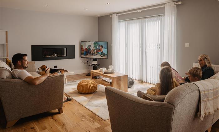 Holiday House Lounge